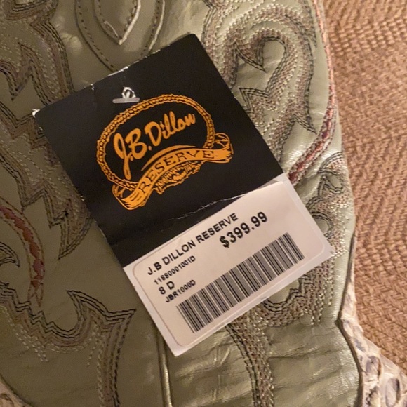 Two lovely Boots - Picture 8 of 16